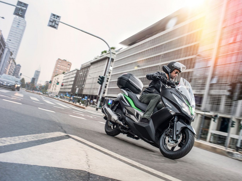 Фото скутера Kawasaki J300